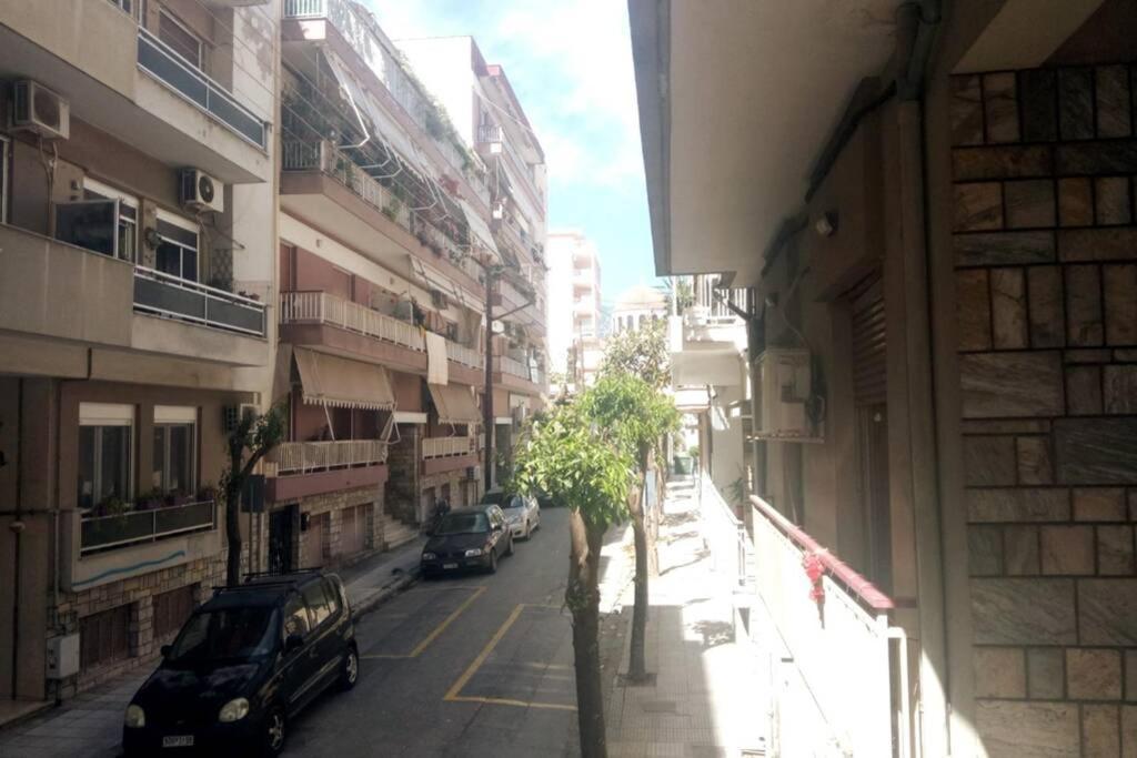 Elegant Central Apartment In Volos Exterior foto